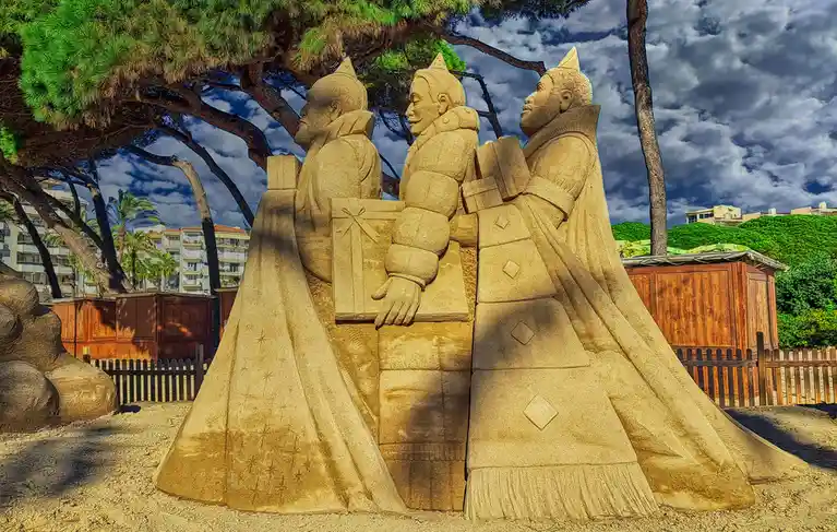 La Pineda (Vila-seca) - sand nativity scene 2024 - Tarragona's unique creation.