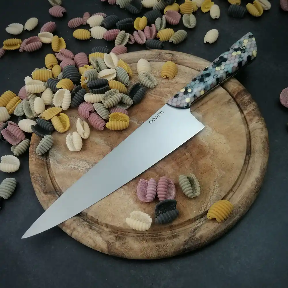 A Nostalgic 50s-Inspired Knife Handle