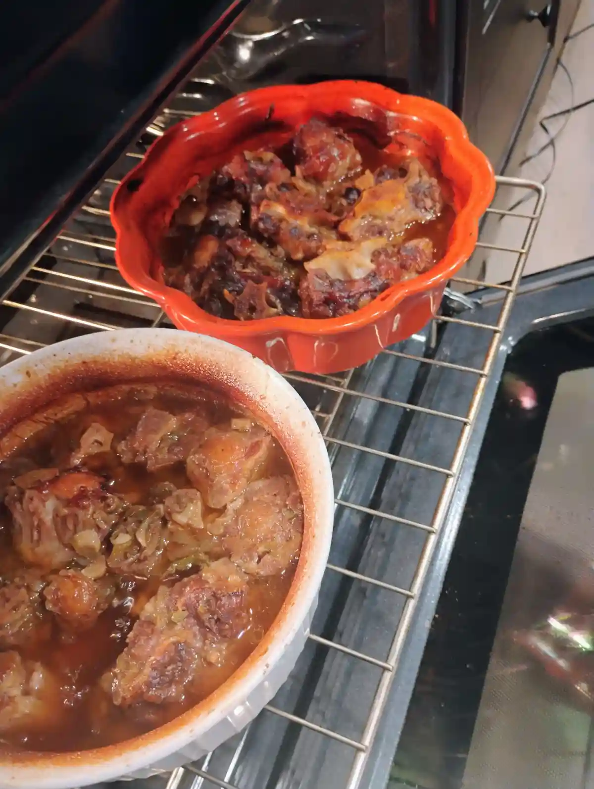 Delicious Oxtails: Who's Ready to Dig In?