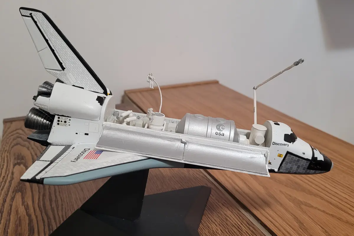 1/144 Scale Revell Space Shuttle: A Miniature Marvel