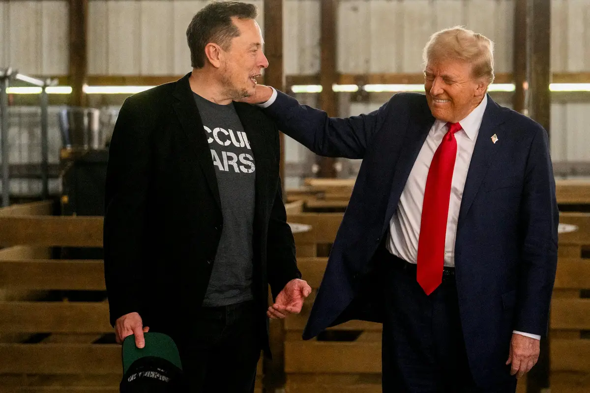 Is His Shirt Really Saying 'Accursed Arse'?